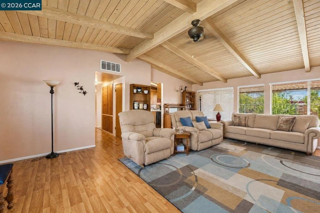 Photo of 700 Real Ave