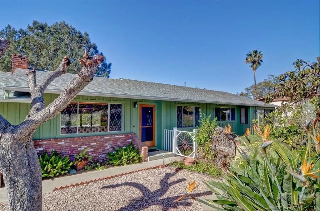 Photo of 1051 Crest View Road