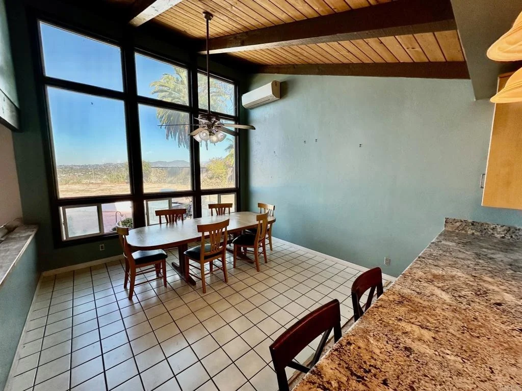 Photo of 880 Crest View Rd