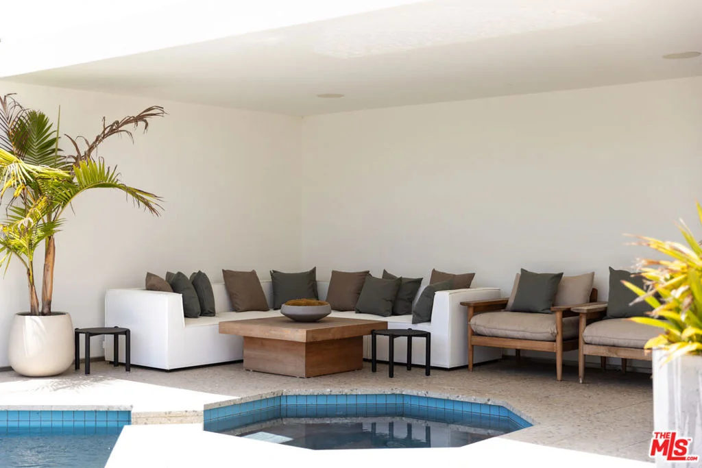 Photo of 31388 Broad Beach Road