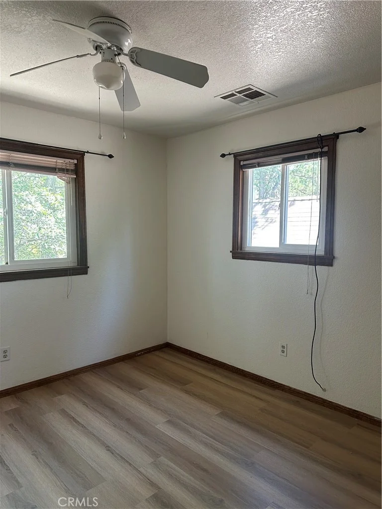 Photo of 2359 Oak
