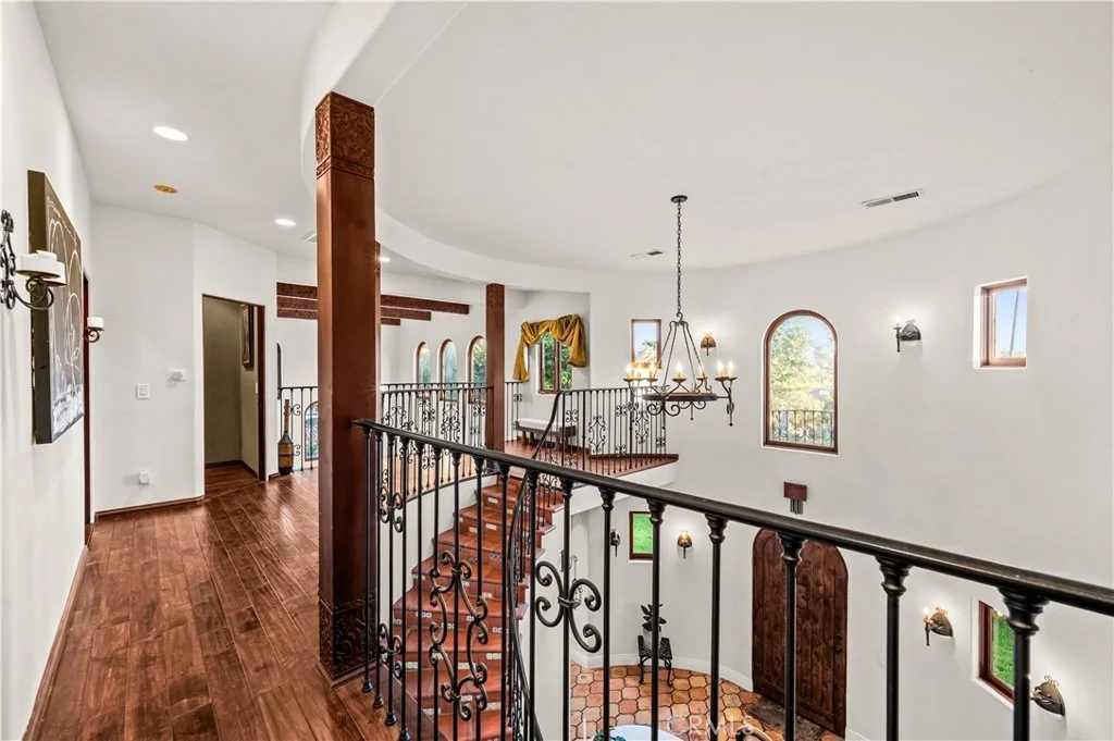 Photo of 2037 Hill Drive