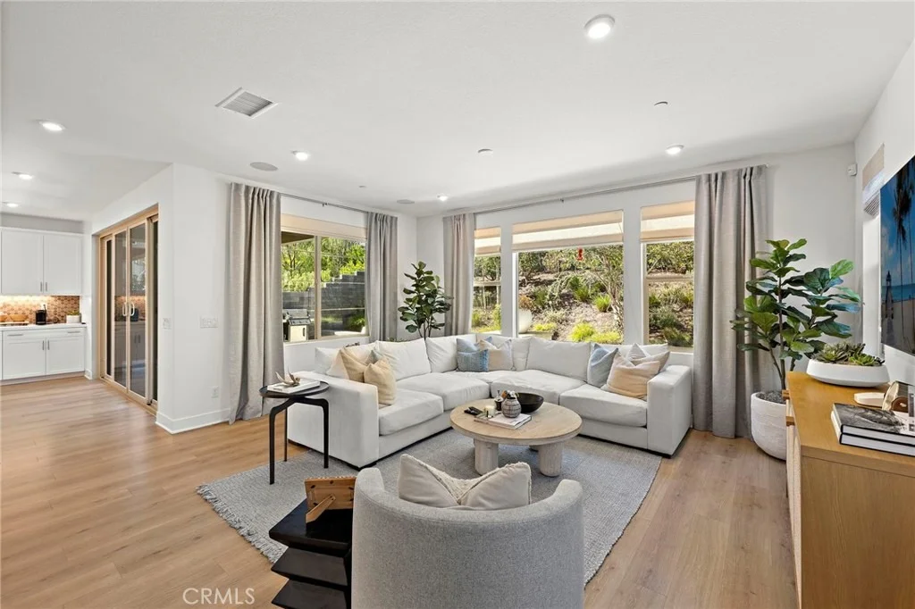 Photo of 655 Leonard Drive