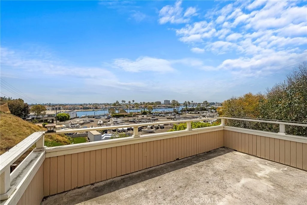 Photo of 2209 Cliff Drive