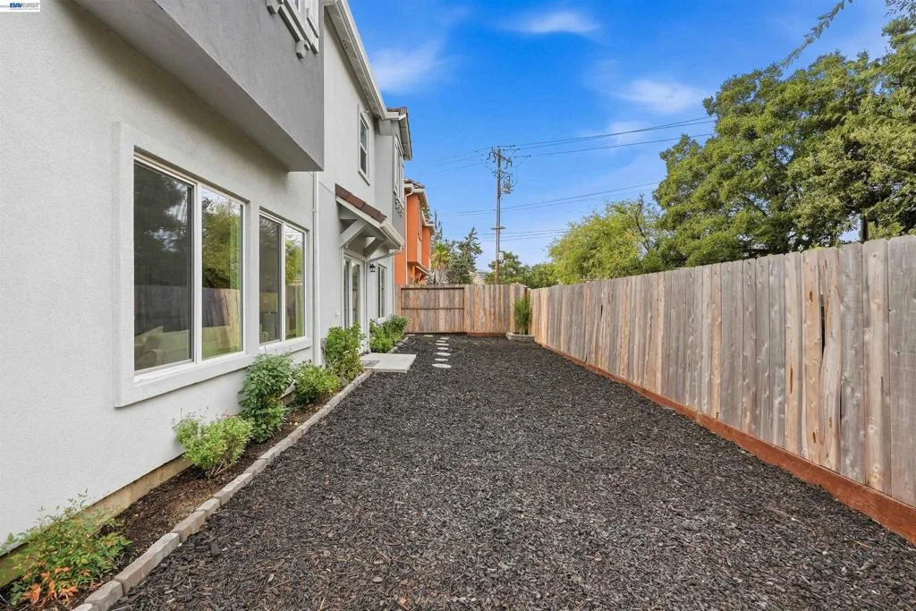 Photo of 2722 Cowell Rd