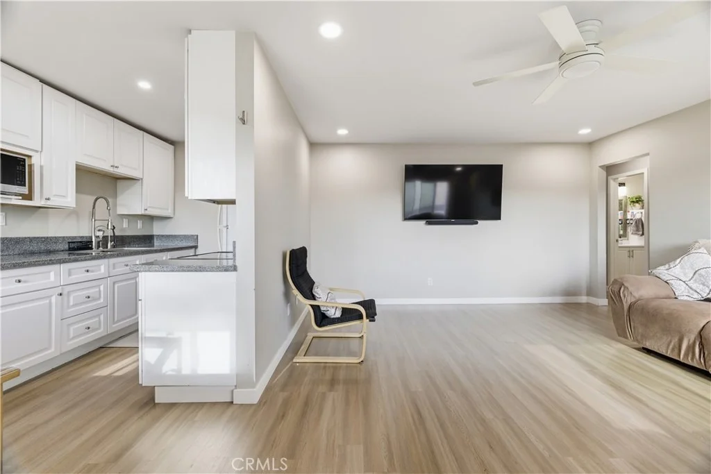 Photo of Unit 28 at 5535 Ackerfield Avenue