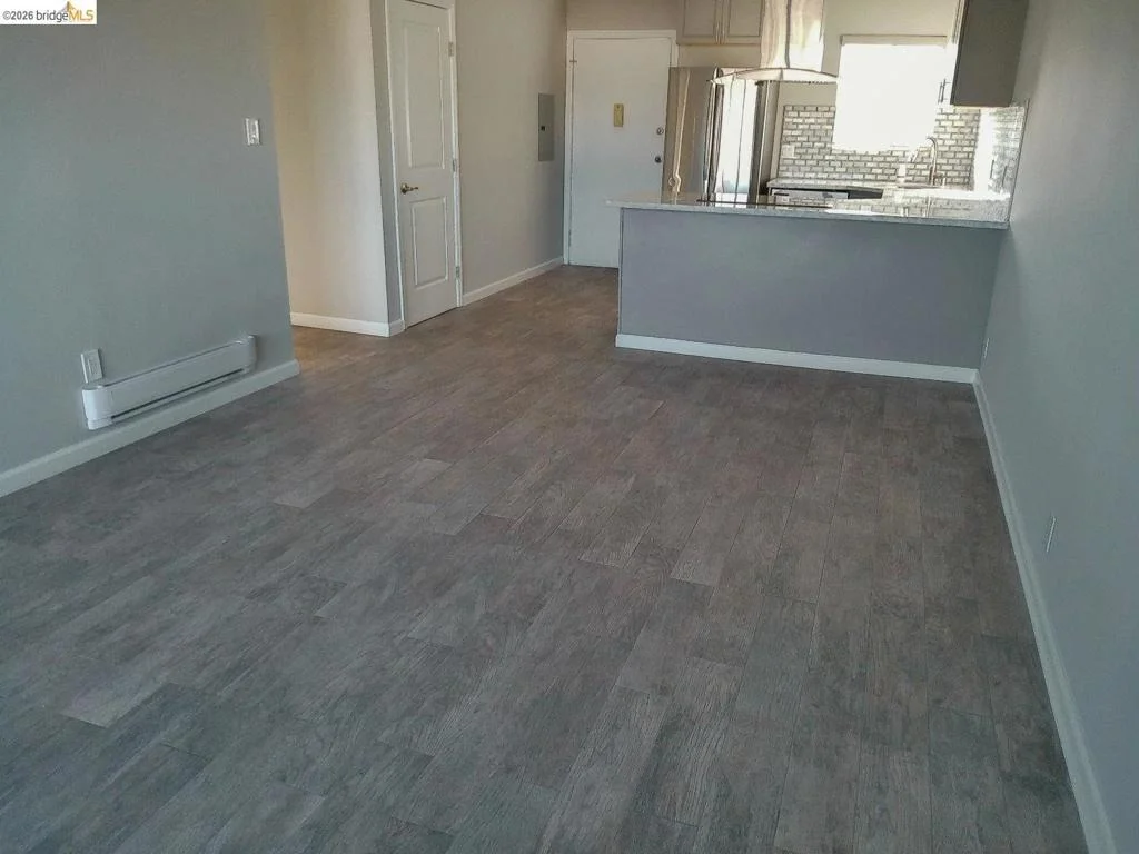 Photo of Unit 304 at 325 Kitty Hawk Rd