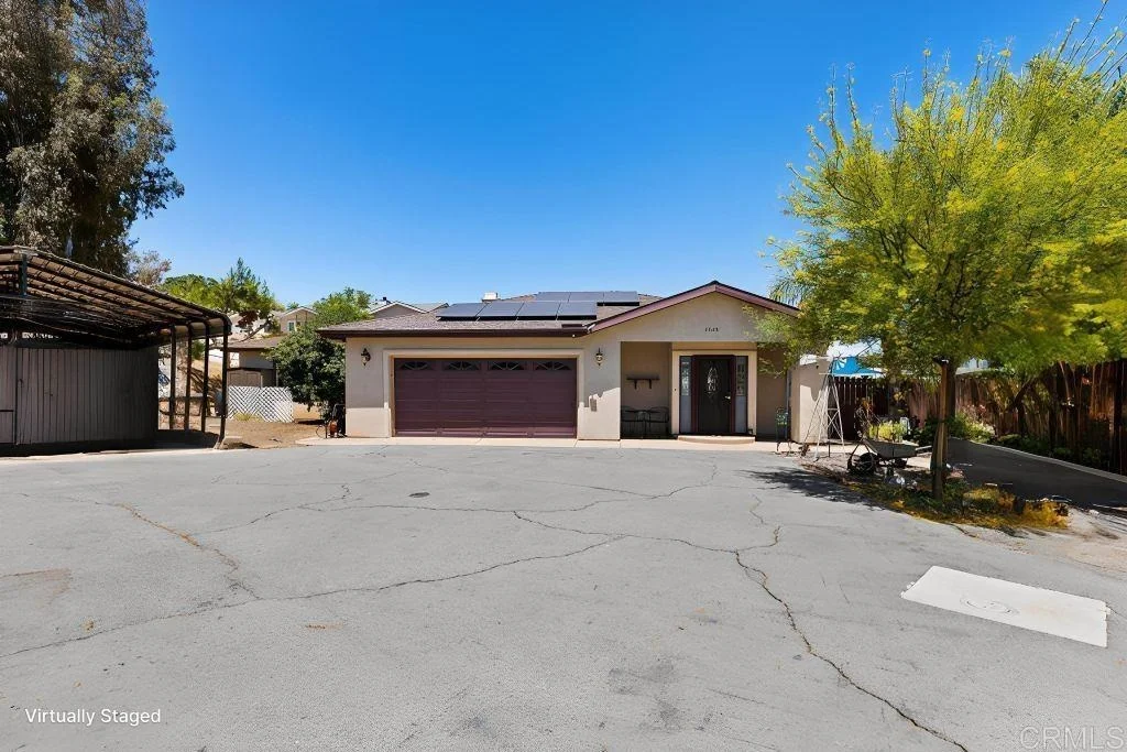 Photo of 8948 Lakeview Road