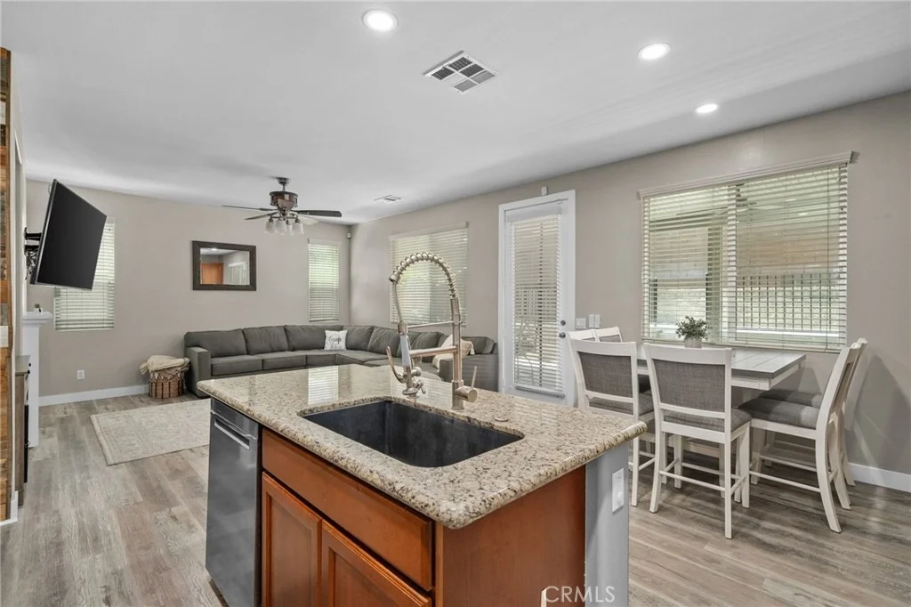 Photo of 34293 Crenshaw