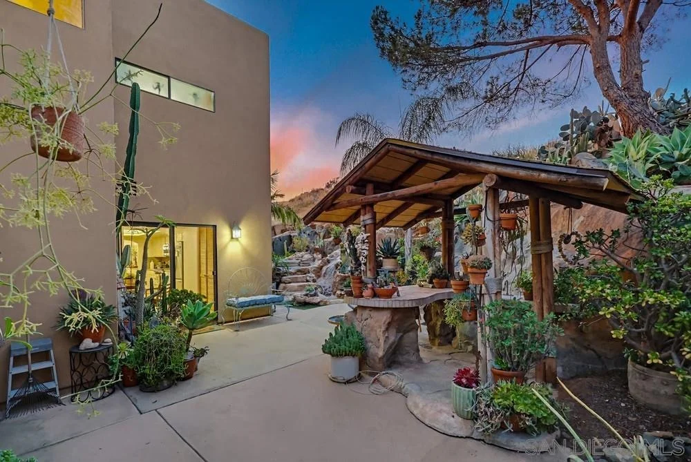 Photo of 9634 Eucalyptus St