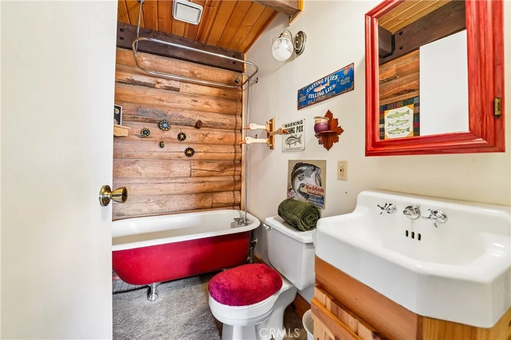 Photo of 33329 Robin Drive