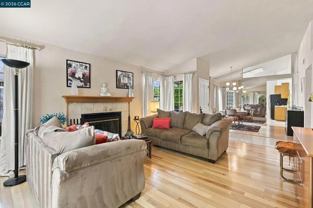 Photo of 330 Aguilar Pl