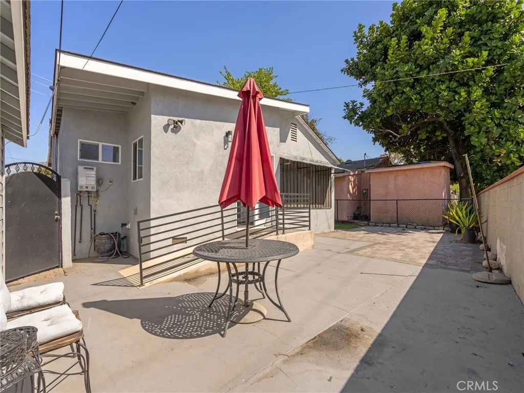Photo of 8834 Beverly Boulevard