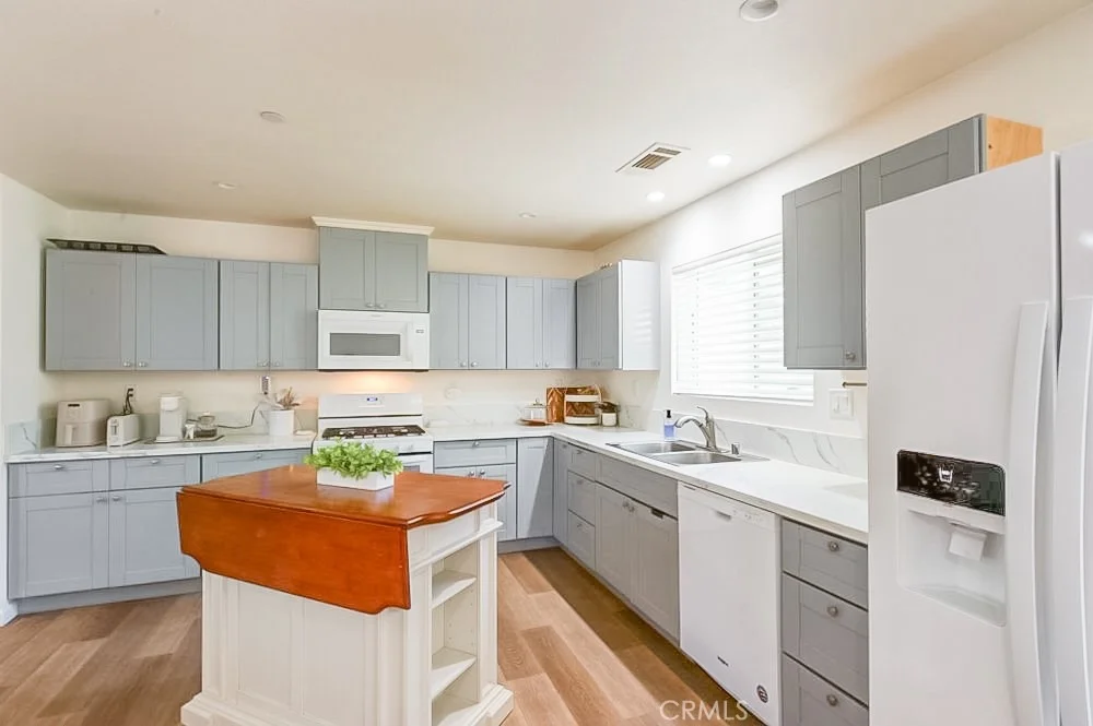 Photo of 1483 E Dottie
