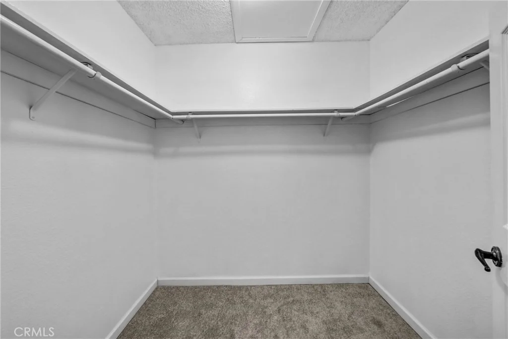 Photo of Unit D at 419 Fairview Avenue
