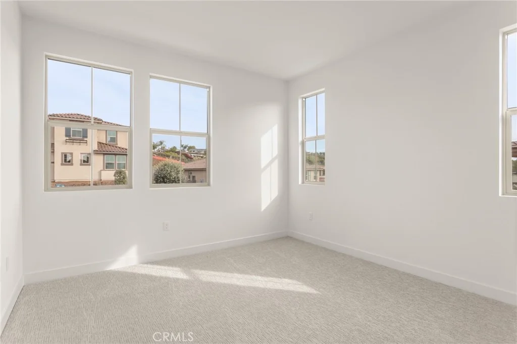 Photo of 1390 Amanda Glen