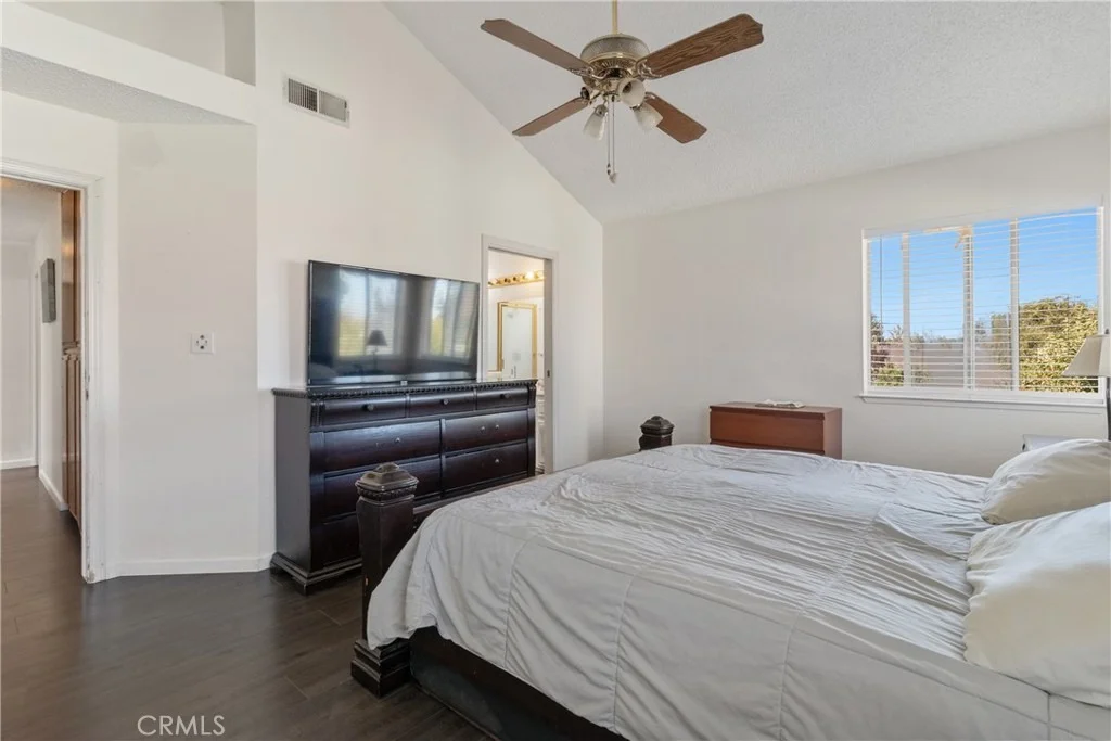 Photo of 1137 Redwood Court