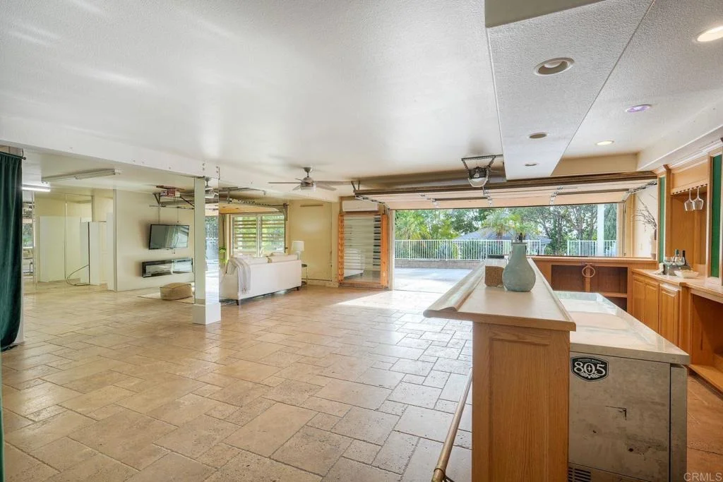 Photo of 2039 E Mission Road