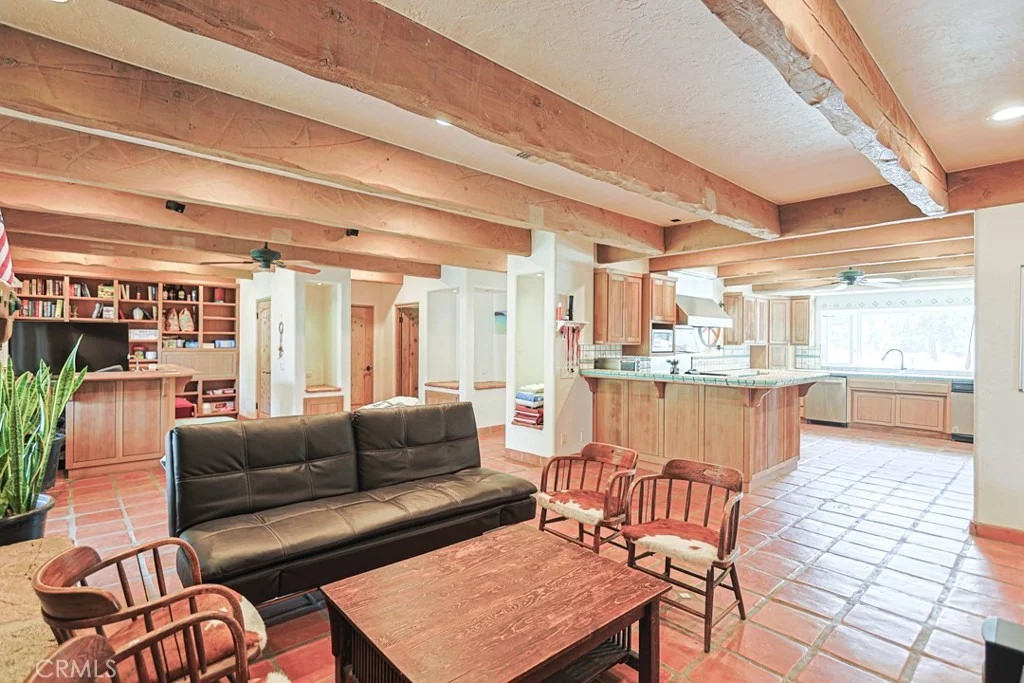 Photo of 38181 Valley Oak