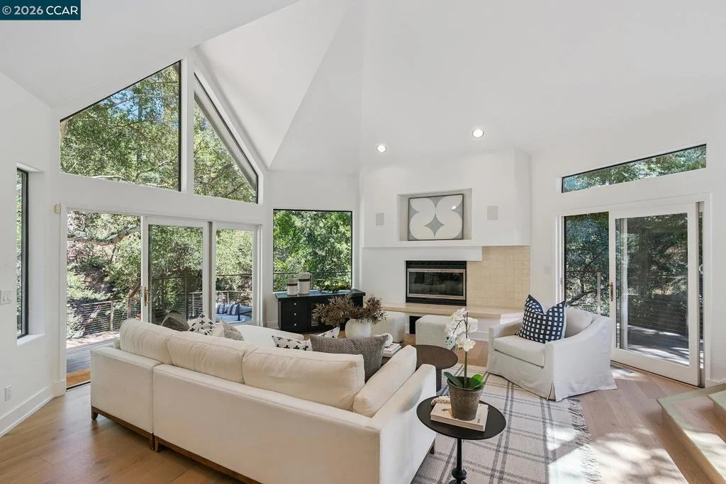 Photo of 11 Redwood Cir