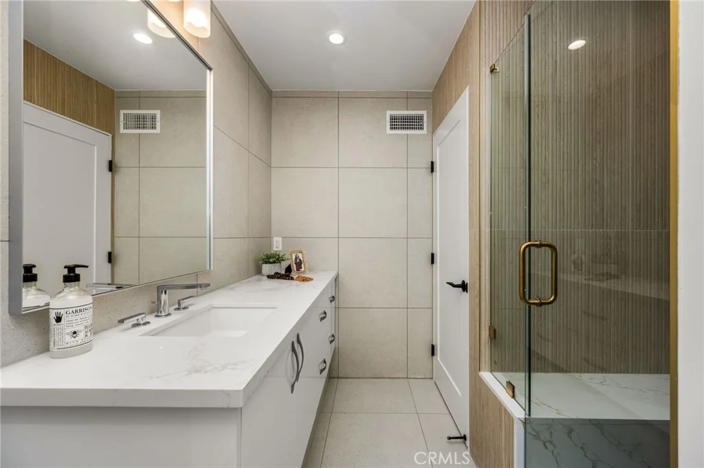 Photo of 3566 Beverly Glen