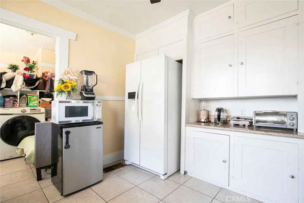 Photo of 408 E Del Mar Boulevard