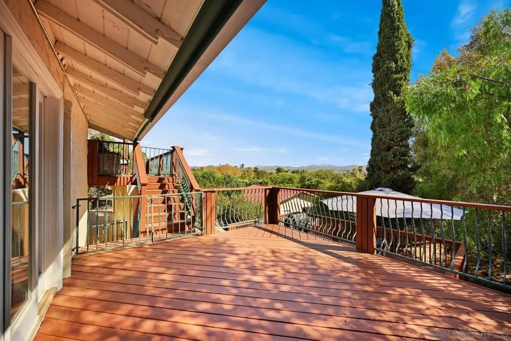 Photo of 4488 La Canada