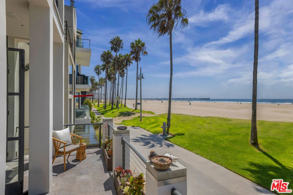 Photo of 2311 Ocean Front Walk