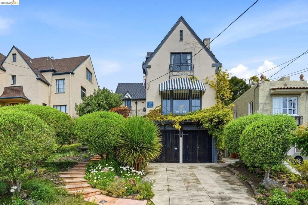 Photo of 893 Santa Barbara Rd