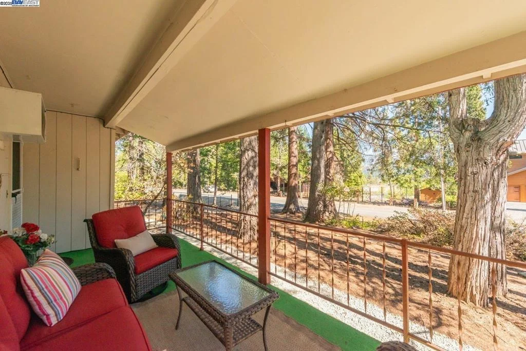 Photo of 230 Lakeview Dr.
