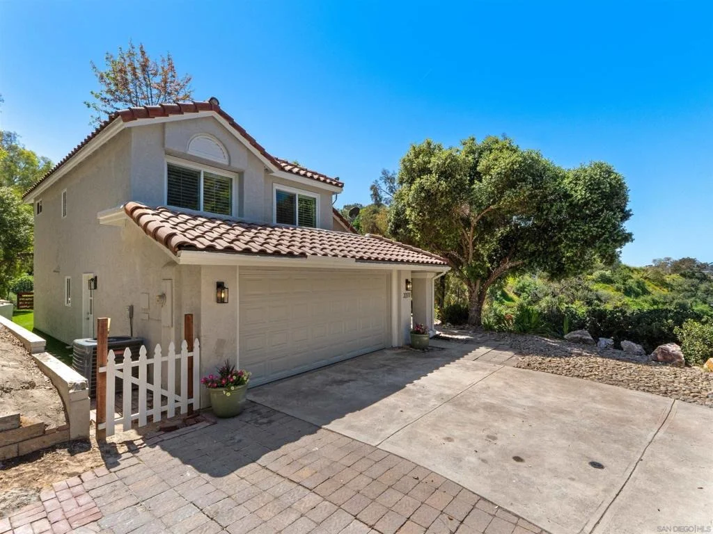 Photo of 2277 Dunstan