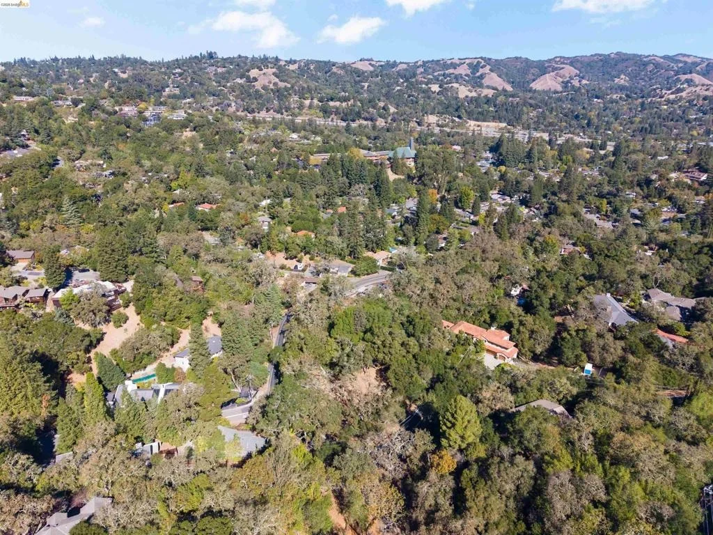 Photo of 822 Acalanes Rd