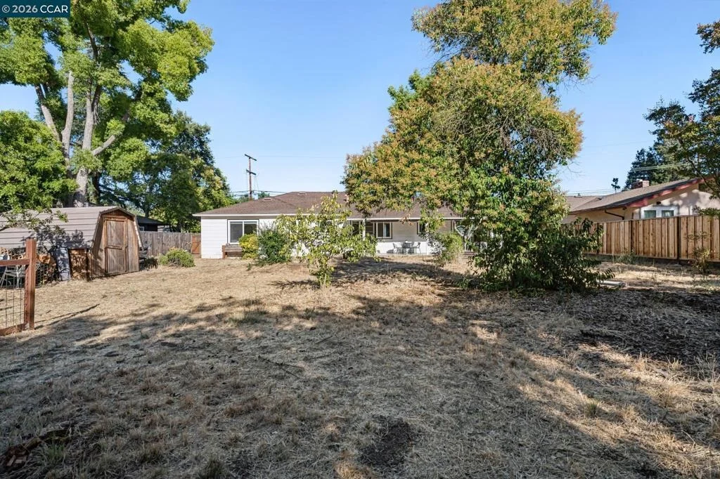 Photo of 1243 Davis Ave.