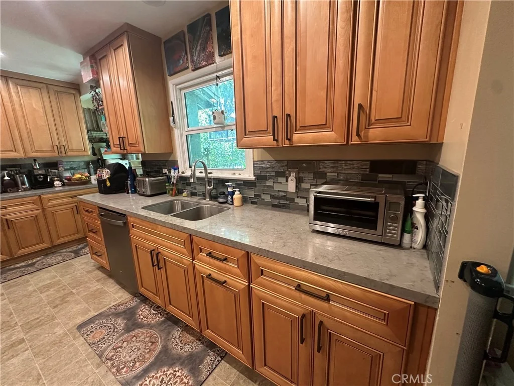Photo of 7300 Etiwanda