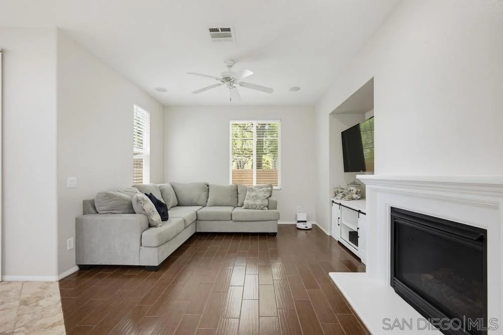 Photo of 40278 Ayer Ln