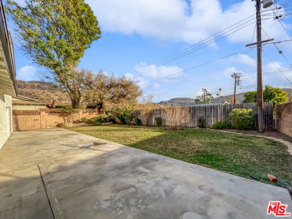 Photo of 6558 Menlo Street