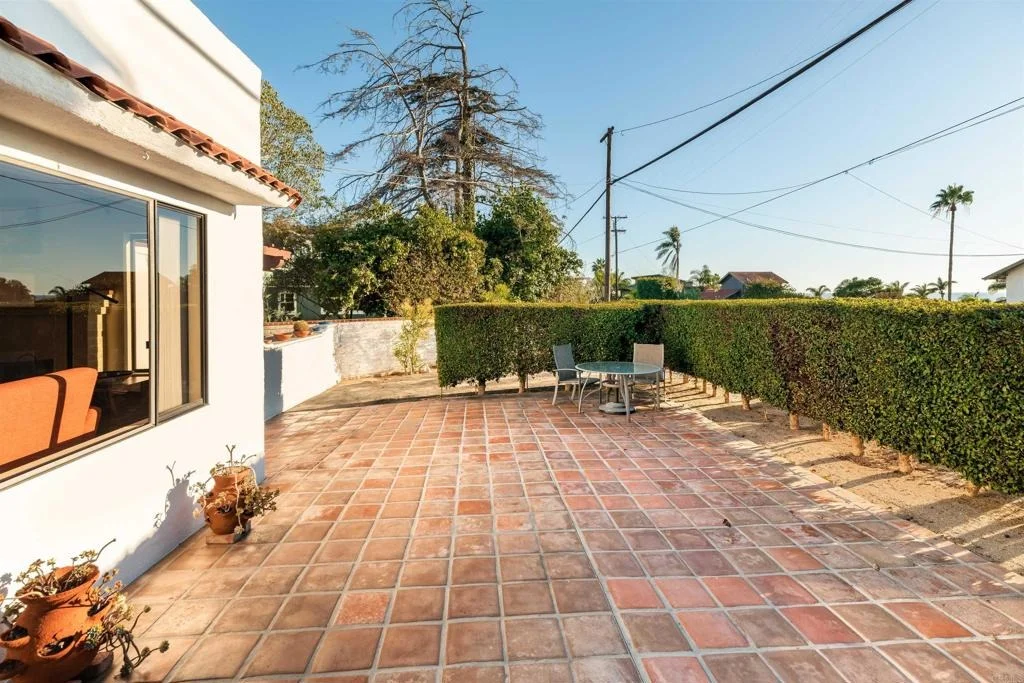 Photo of 2658 Highland Drive