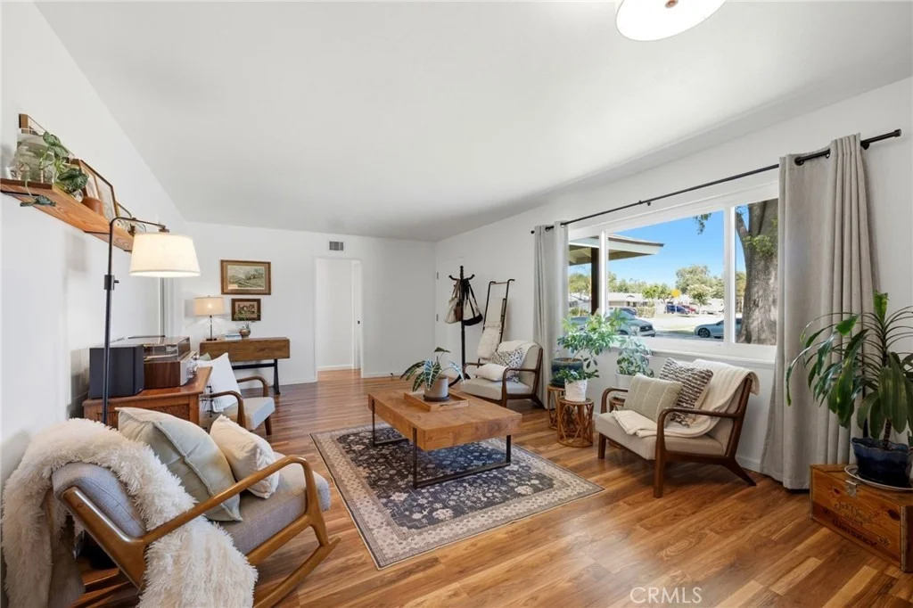Photo of 8755 Delano