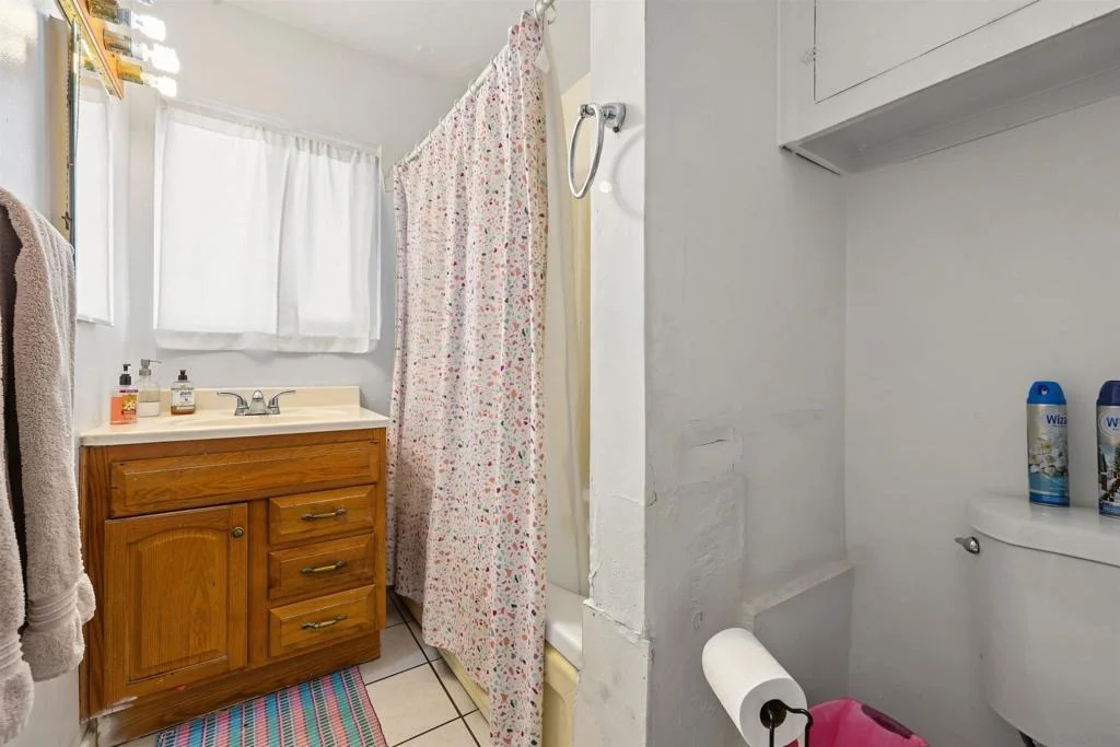 Photo of 3949 Grandon