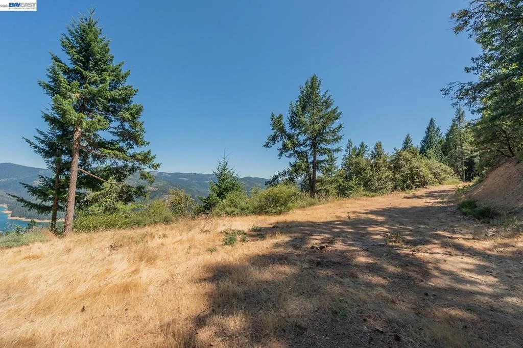 Photo of 190 Moore Gulch