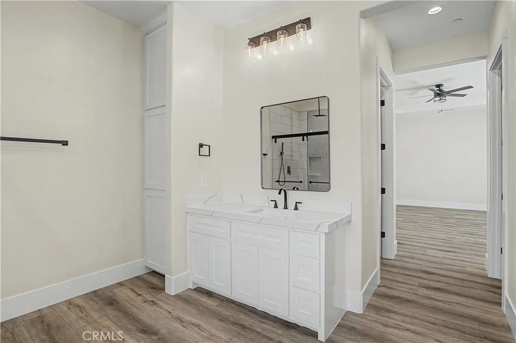 Photo of 3997 Skyview
