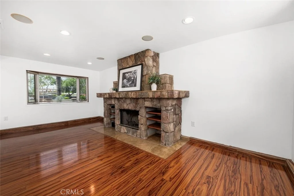 Photo of 1238 N Studebaker