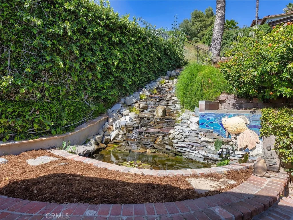 Photo of 1012 N Sunset Canyon Drive