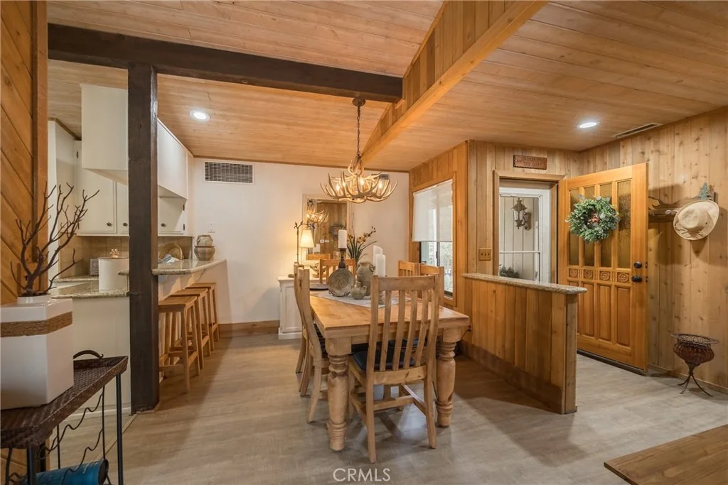 Photo of 824 Mountain Lane