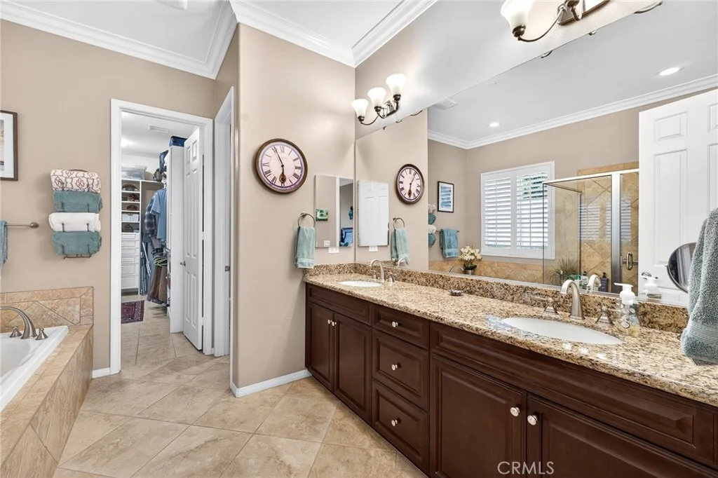 Photo of 370 Irvine