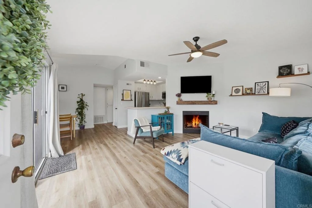Photo of Unit F at 5064 Via Manos