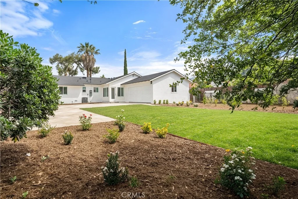 Photo of 662 E Foothill