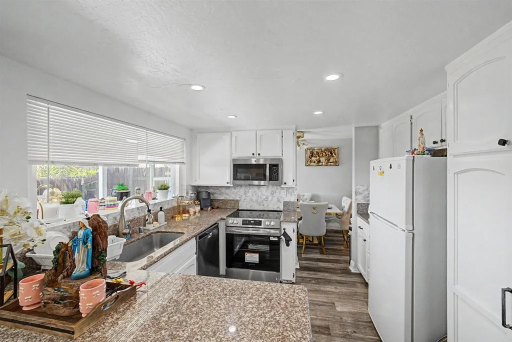 Photo of 1284 Bates Ln