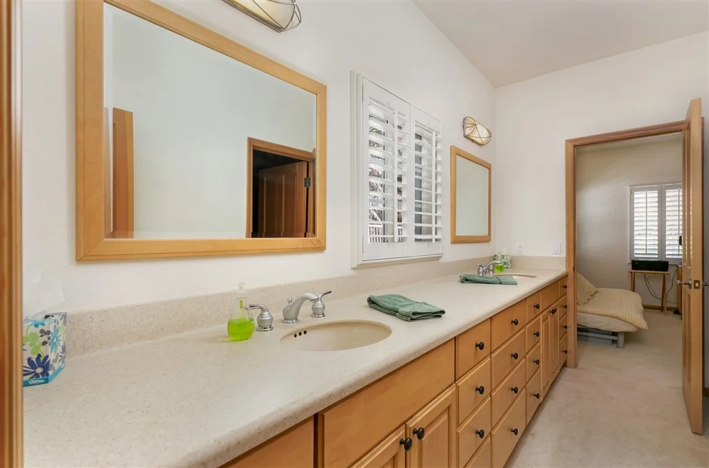 Photo of 944 Juniper Lane