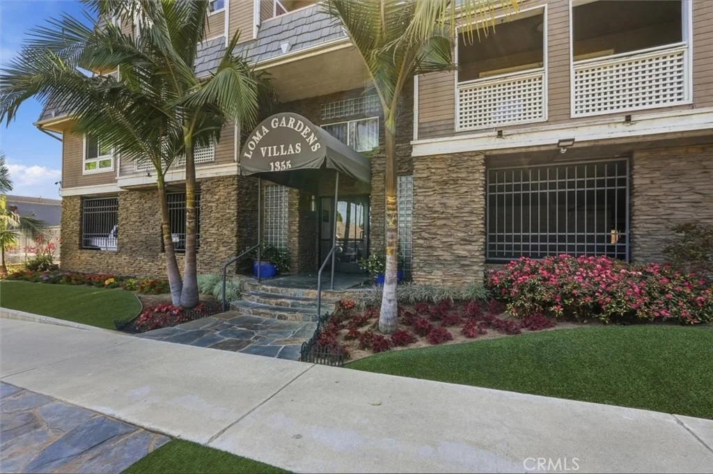 Photo of Unit 310 at 1355 Loma Avenue